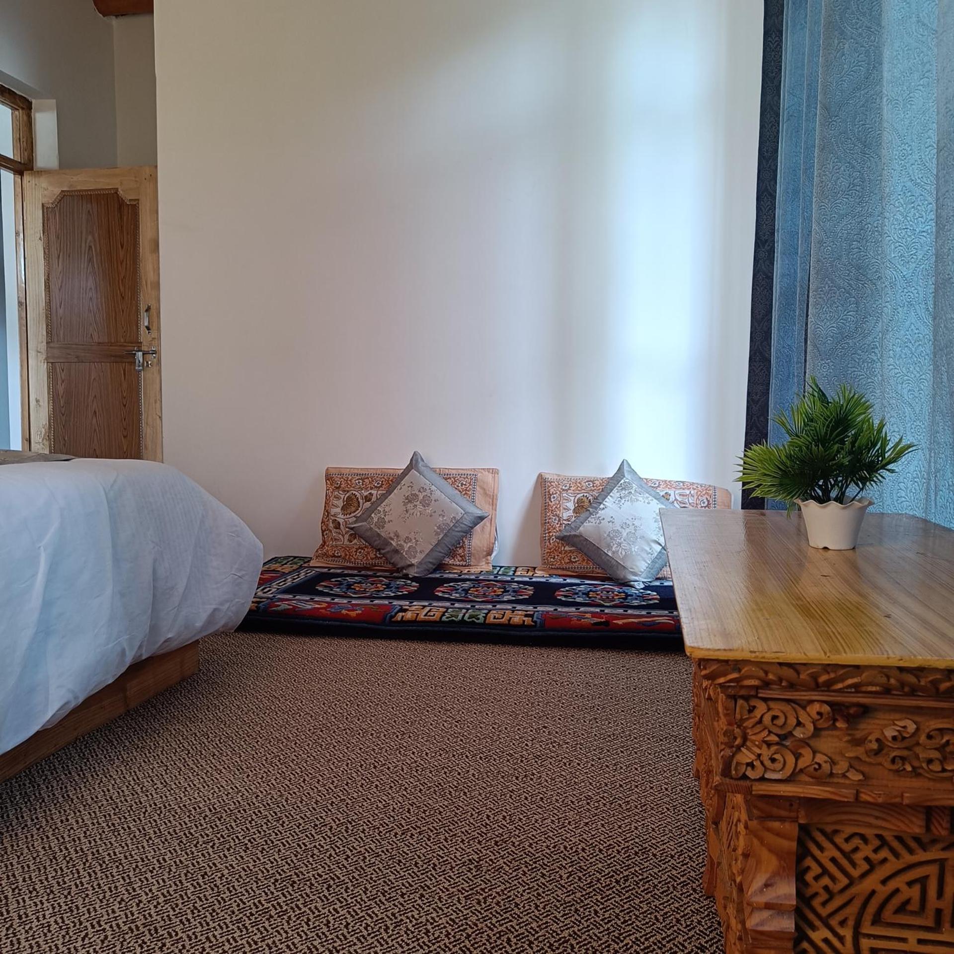 Traveller Nest Hotel Deskit ภายนอก รูปภาพ